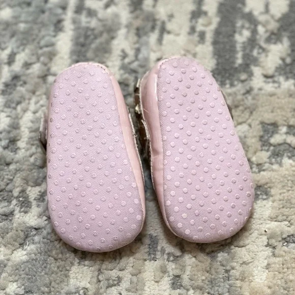 COPY - Pink Patent leather rock stud baby flats - Picture 3 of 3